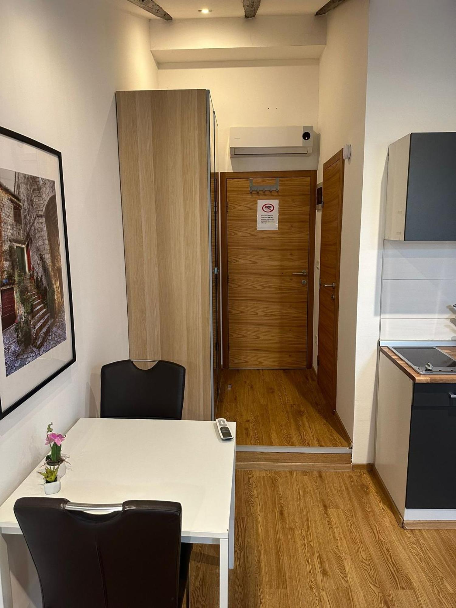 Apartment In The Heart Of Pula Exterior foto
