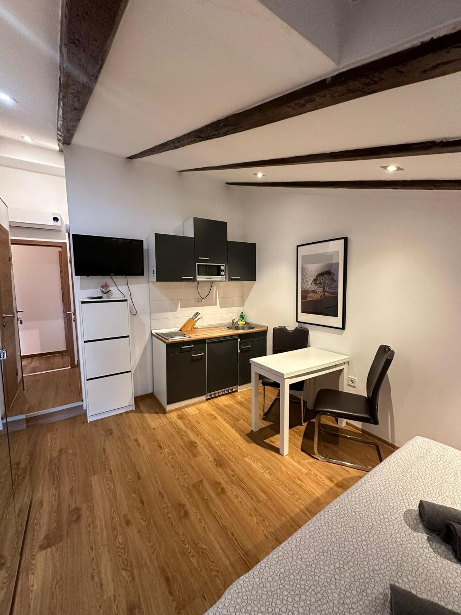Apartment In The Heart Of Pula Exterior foto